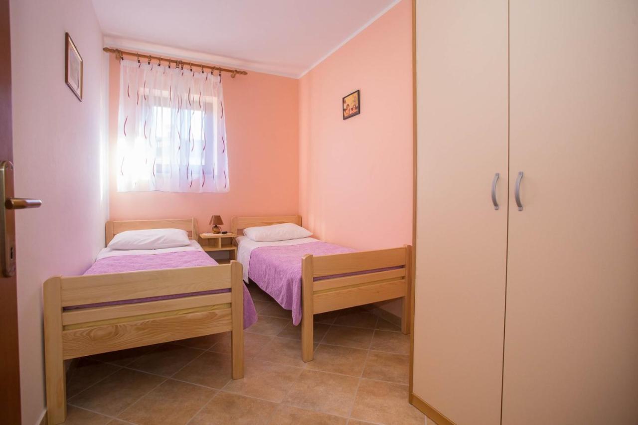 Vitas Funtana Buitenkant foto