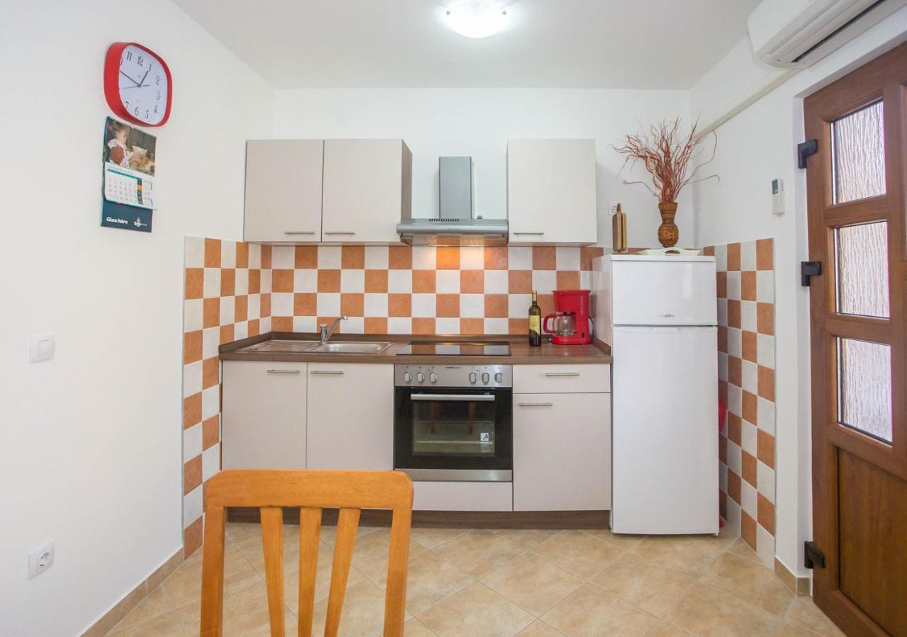 Vitas Funtana Buitenkant foto