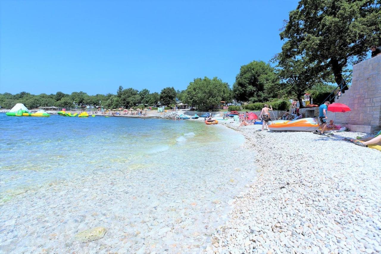 Vitas Funtana Buitenkant foto